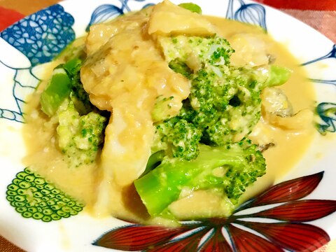 簡単☆ブロッコリーとタラのクリーム煮カルボナーラ風